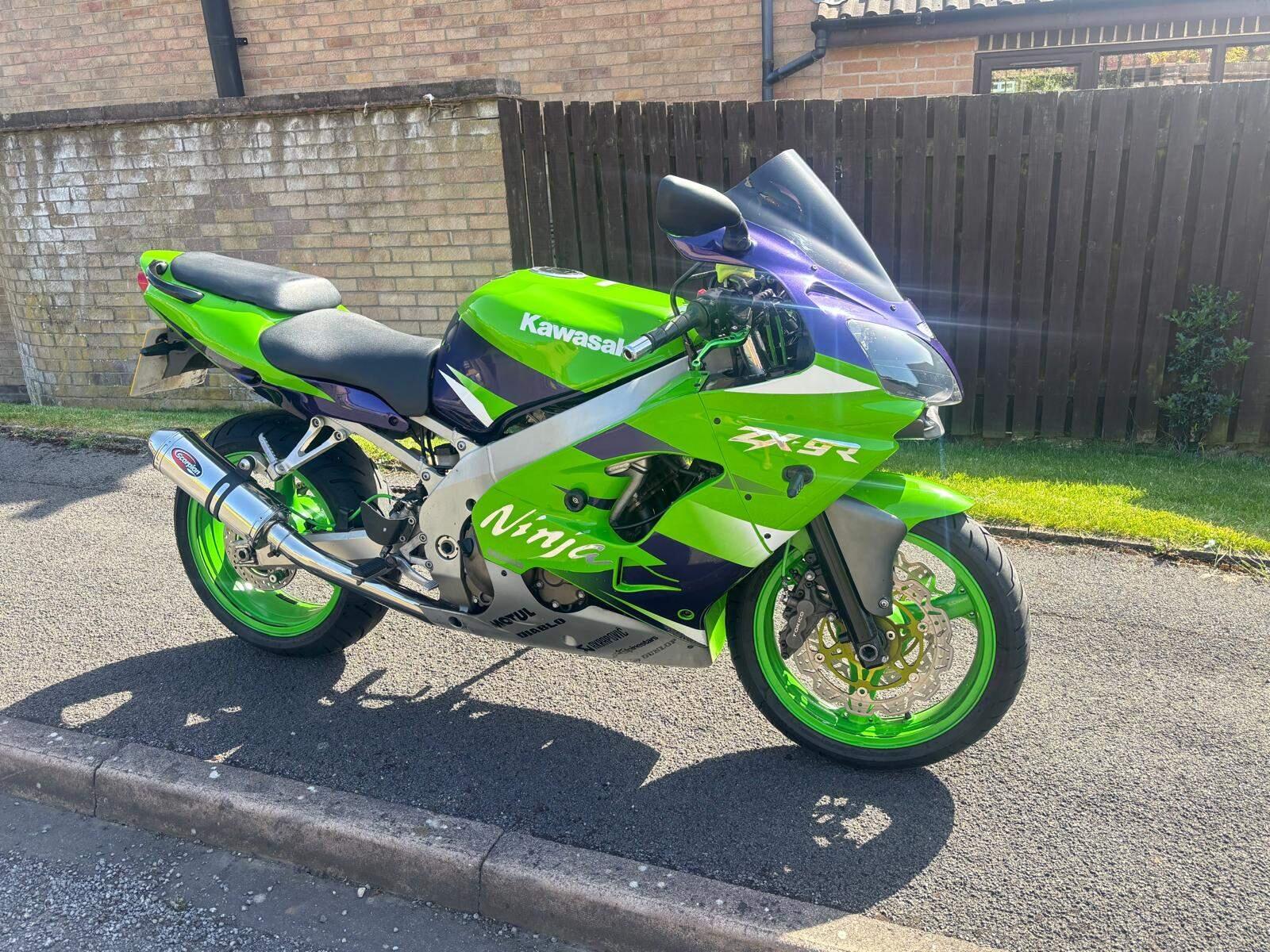 Kawasaki ZX-9R bikes for sale | AutoTrader Bikes